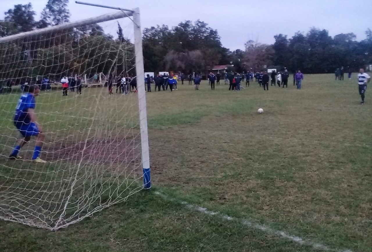 Amateur: En impresionante tanda de penales, Abogados Cat se erigió en finalista de la CyAC