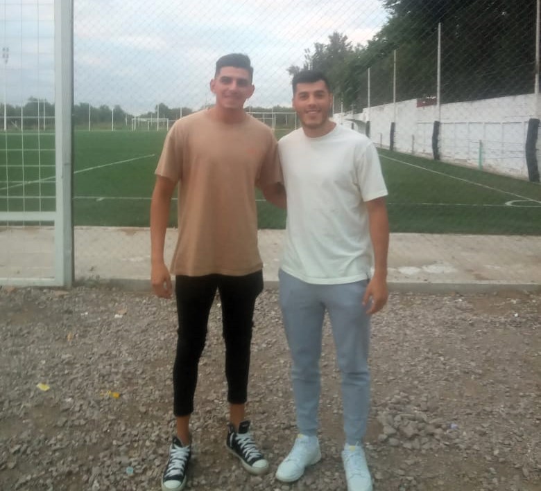“Leo” Sequeira está en Santiago y habló de su experiencia en Real Oviedo