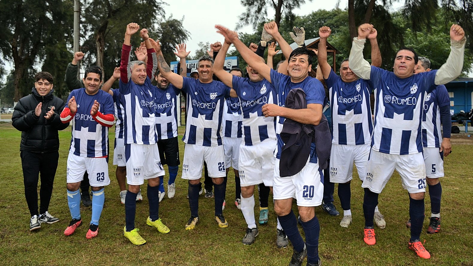 Ya están los finalistas de la Liga Comercial de Fútbol: Romeo cantó victoria